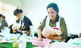 记者爆料育婴员视频,揭秘婴幼儿照护现状