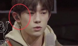 易烊千玺初恋爆料视频,揭秘偶像背后的情感故事