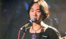 明星八卦爆料黄家驹视频,揭秘摇滚传奇背后的故事
