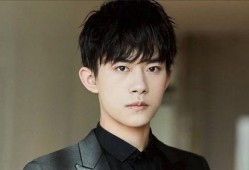 易烊千玺初恋爆料视频,揭秘偶像背后的情感故事