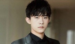 易烊千玺初恋爆料视频,揭秘偶像背后的情感故事