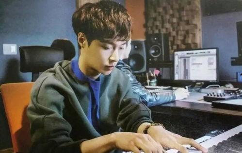 张艺兴吃瓜娱乐